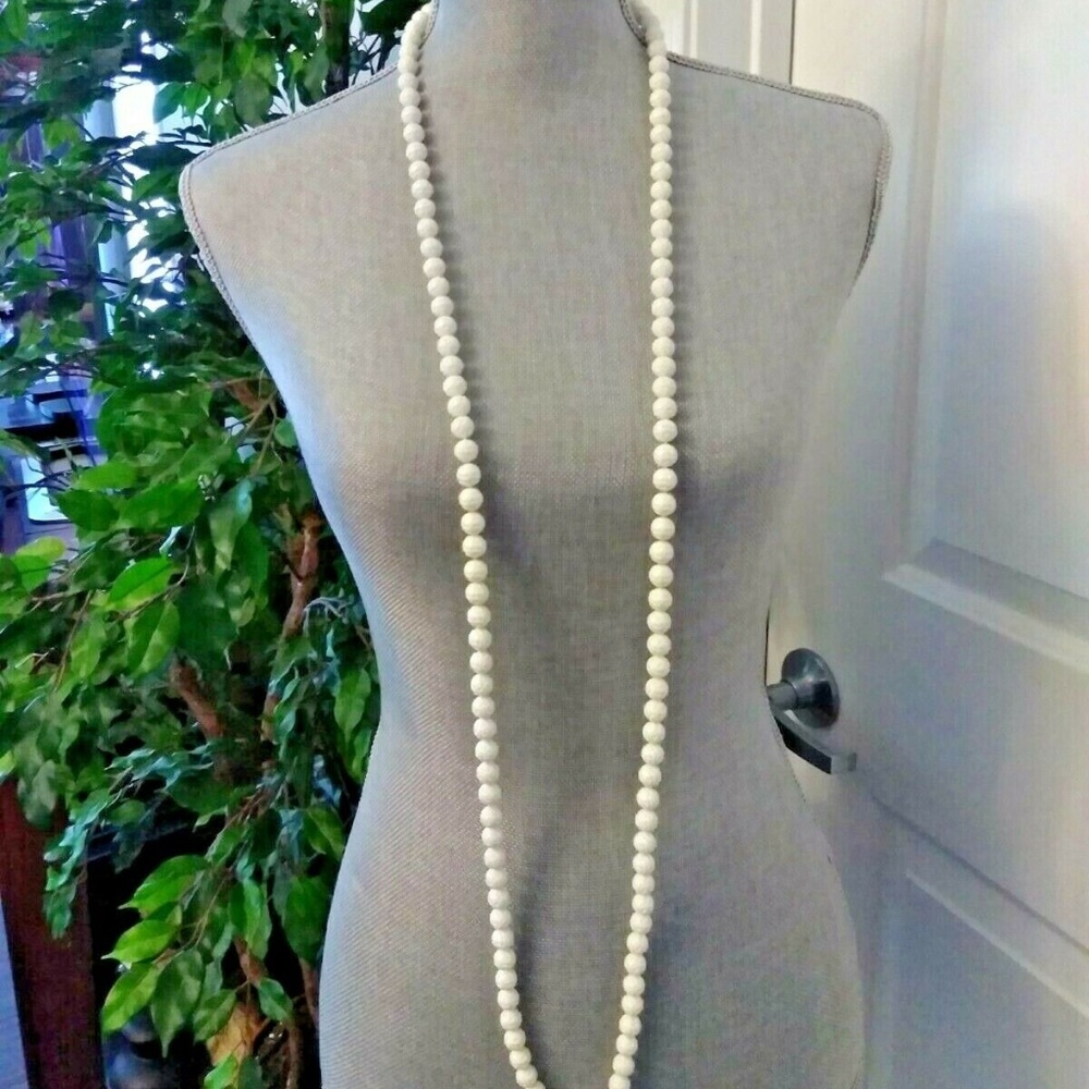 Vintage Necklace 52" L 132.08 cm Rose Beads White